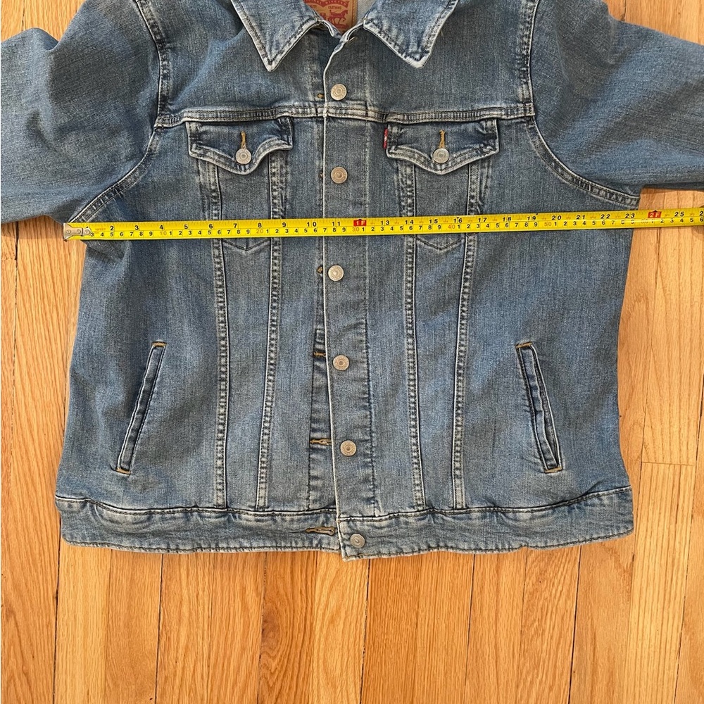 Levi’s Original Trucker Jean Jacket. - Picture 3 of 6